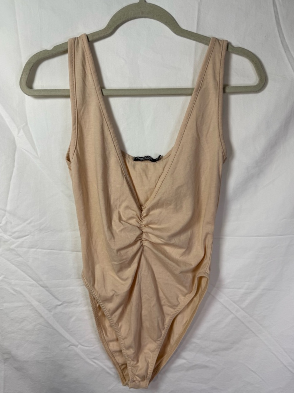 Nasty Gal Beige Ruched Front Sleeveless Bodysuit Size US 6 - Picture 2 of 5